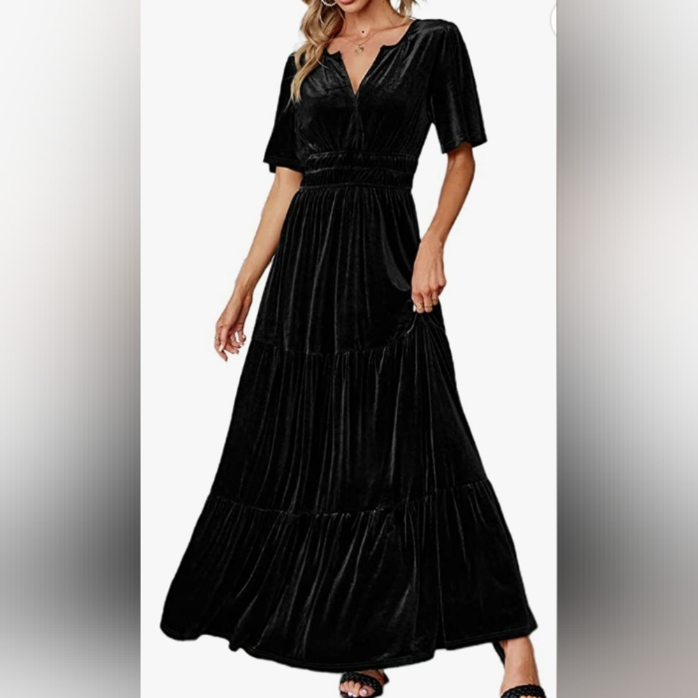 Black velvet maxi occassion dress NWT size Medium